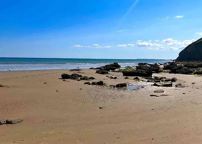 Geodome With Sea Views Near Pendine