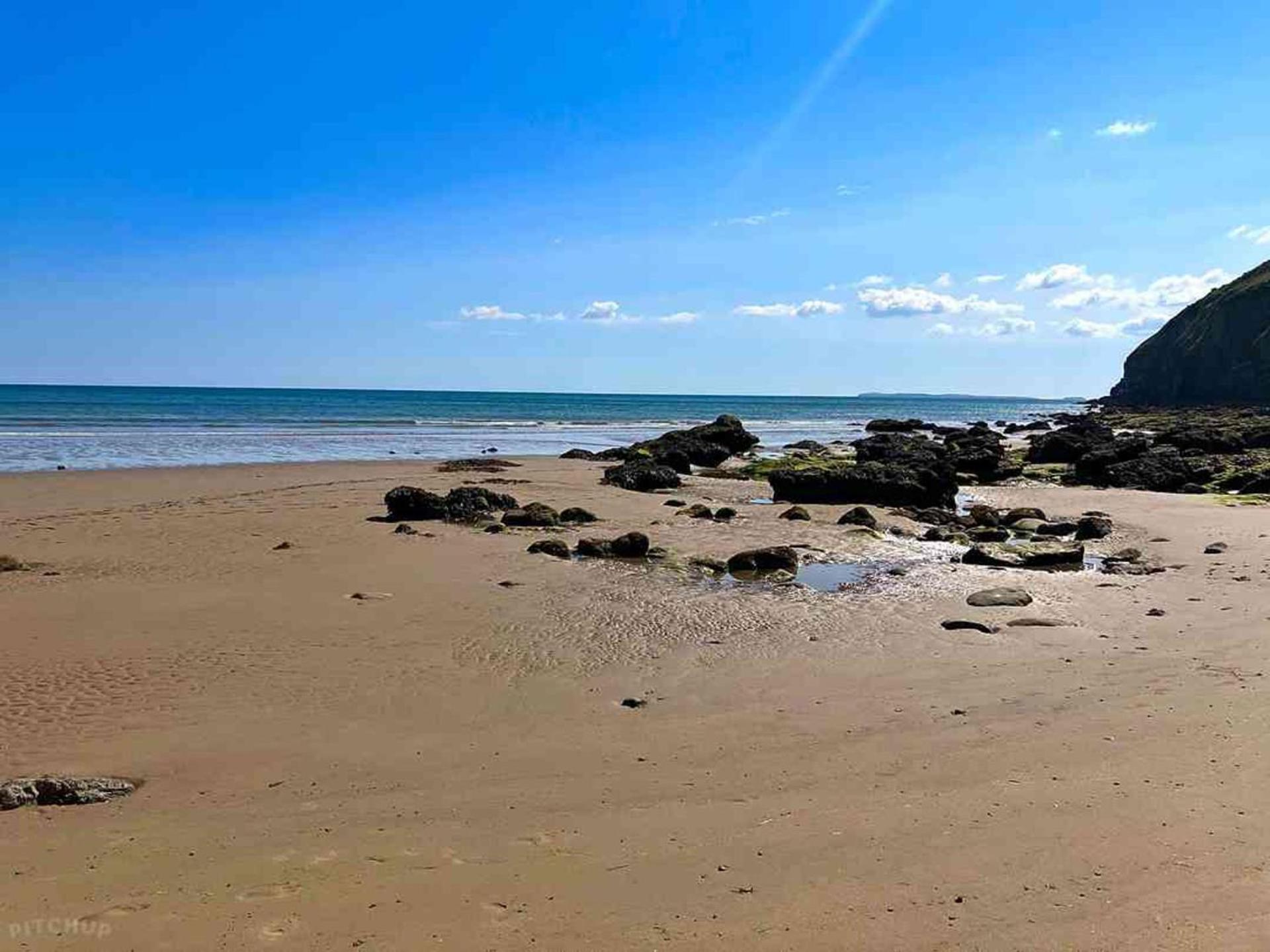 Geodome With Sea Views Near Holiday home