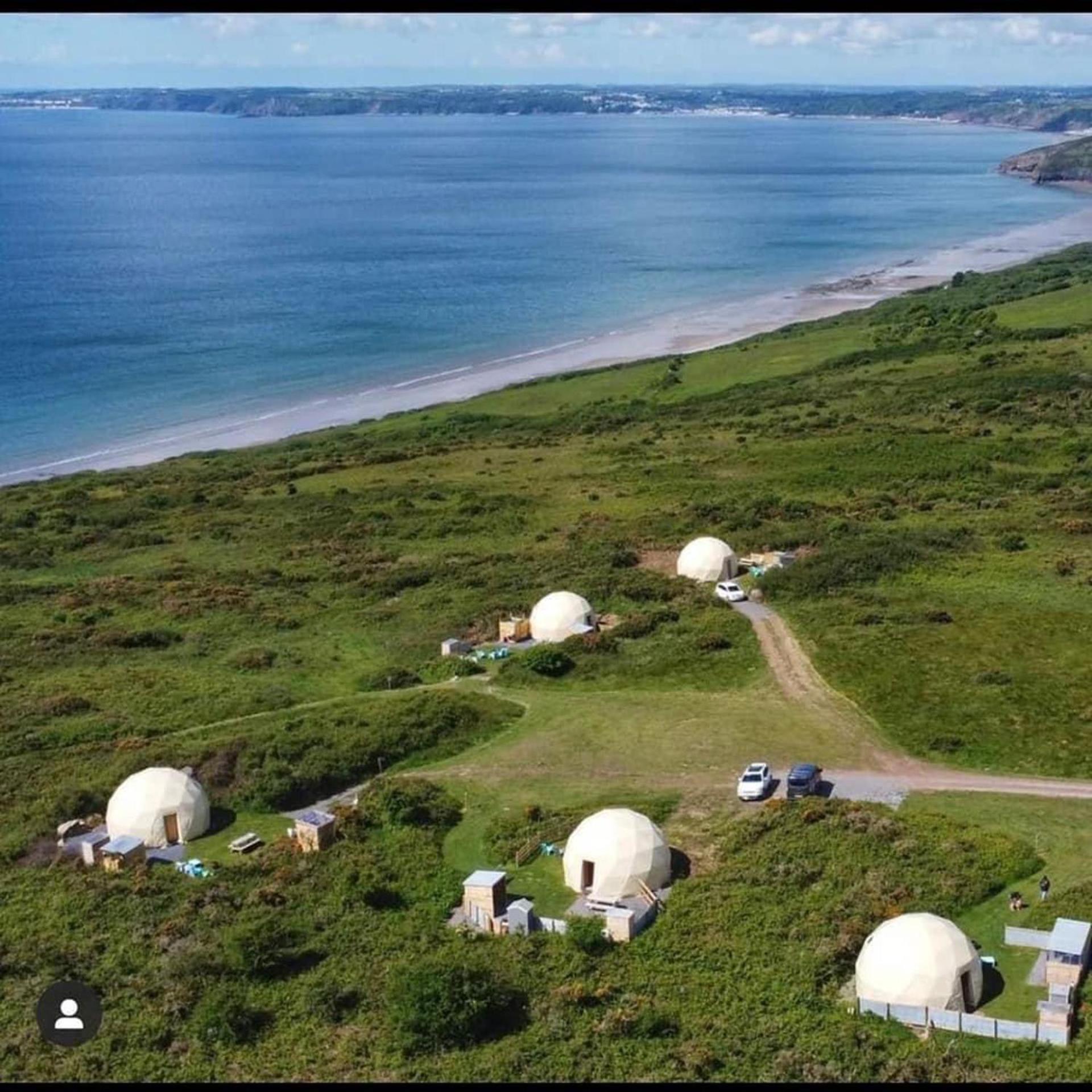 Geodome With Sea Views Near Holiday home Pendine